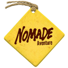 logo nomade aventure